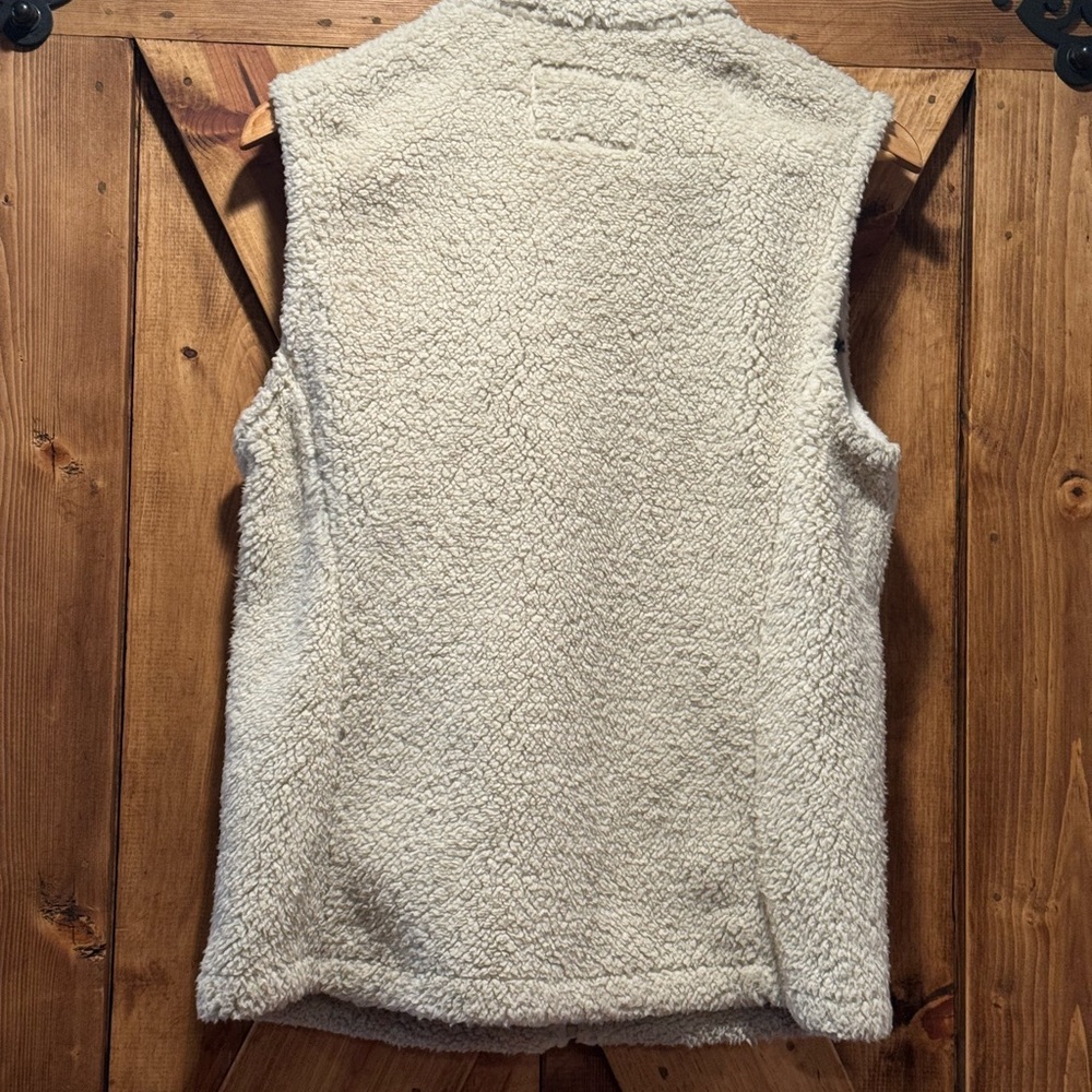 Women's Cream Sherpa Vest - Picture 2 of 5